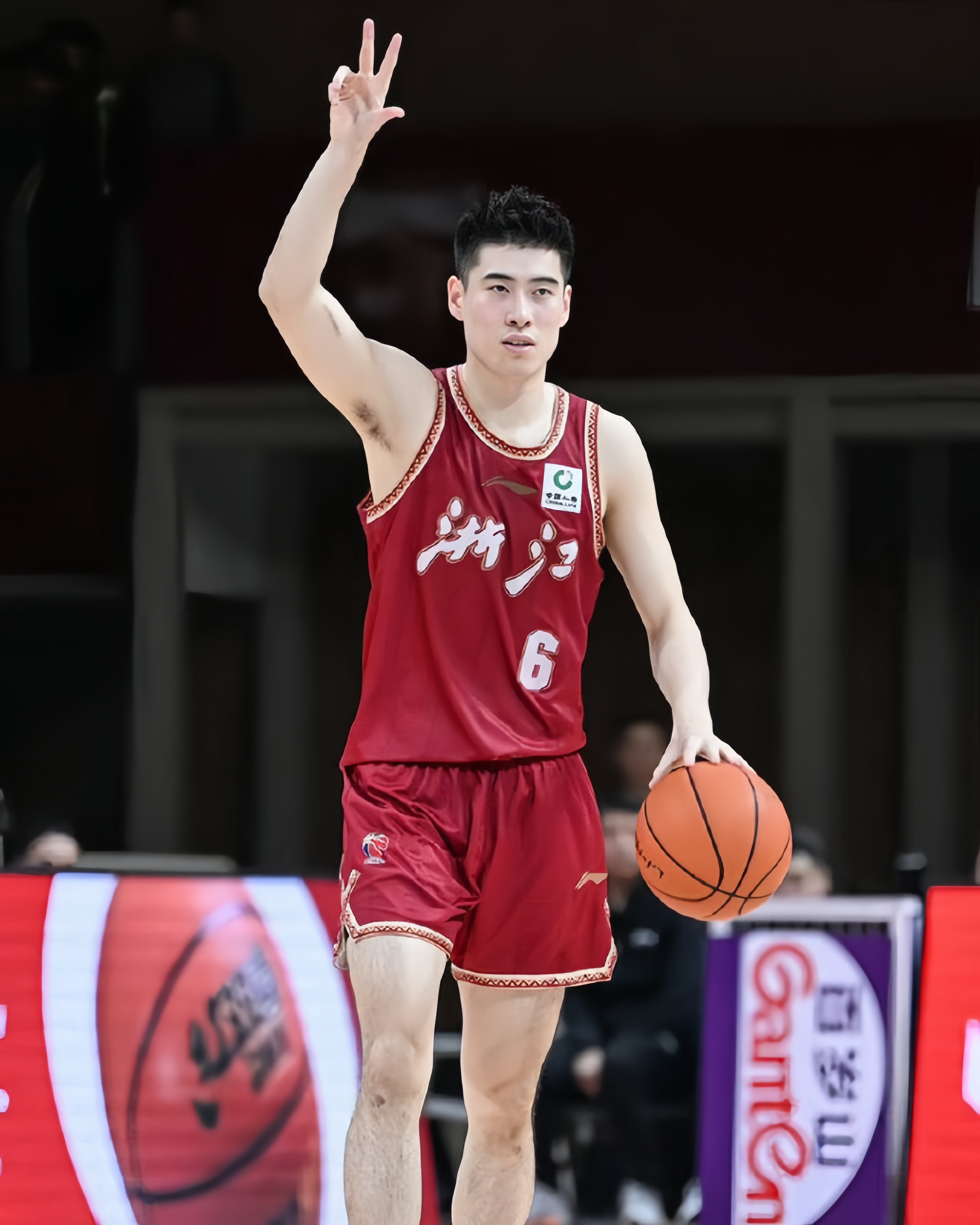 关于浙江稠州复出首秀备战亚冠浙江稠州加时末段战术微调，网友：广东宏远外线爆发备战CBA季后赛的信息